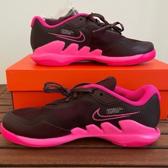 Nike Women's Court Zoom Vapor Pro Premium Tennis Shoes - Picture 7 of 8